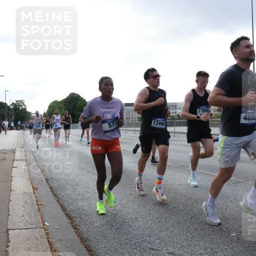 29.06.2025 - hella hamburg halbmarathon Lena Gebhardt http://msf.ph/oto/8277452 29.06.2025 09:45:26 Lombardsbrücke 57, 12988, 17802, 4698, 57, 1707, 1758, 1827, 1990, 2689, 2746, 3043, 3201, 4050, 4129, 4679, 4698, 4749, 5070, 5269, 5328, 5746, 5826, 6358, 6619, 6781, 7272, 7389, 7481, 7651, 7723, 8190, 8209, 8883, 9137, 9381, 9571, 9634, 10017, 10171, 10486, 10876, 11120, 11169, 11413, 11857, 12049, 12234, 12308, 12595, 12691, 12900, 12988, 13066, 13618, 14028, 14140, 14164, 14289, 15672, 15883, 16157, 16713, 16818, 17428 meine-sportfotos.de