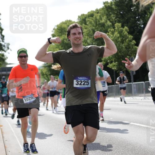 29.06.2025 - hella hamburg halbmarathon Jannik Wohlers http://msf.ph/oto/8277453 29.06.2025 10:02:15 Lombardsbrücke 1702, 1733, 2685, 2712, 2819, 3225, 3780, 3919, 5734, 6752, 7049, 7869, 7888, 8003, 8364, 8624, 8662, 8749, 9006, 9131, 9554, 9986, 10128, 10295, 10539, 11250, 11515, 11702, 11782, 11968, 12978, 13184, 13488, 13491, 13932, 14732, 15291, 15394, 15834, 15993, 16654, 17077, 17757, 17931, 17939, 18624, 19117, 19146, 19165, 19173, 19176 meine-sportfotos.de