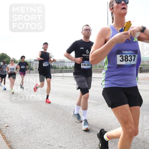 29.06.2025 - hella hamburg halbmarathon Lena Gebhardt http://msf.ph/oto/8277468 29.06.2025 10:11:32 Lombardsbrücke 1328, 1531, 1723, 1866, 1992, 2868, 3363, 3837, 4227, 5254, 5605, 7271, 7571, 8115, 8171, 8206, 8207, 8368, 8561, 8807, 8810, 9119, 9428, 10196, 10372, 10428, 11149, 11321, 11507, 11755, 12286, 12473, 12836, 13177, 13203, 13603, 13939, 14008, 14022, 14149, 14384, 15009, 15252, 15797, 15908, 15945, 16383, 17080, 17142, 17500, 17638, 17787, 17866, 18278, 18382, 19172, 19241 meine-sportfotos.de