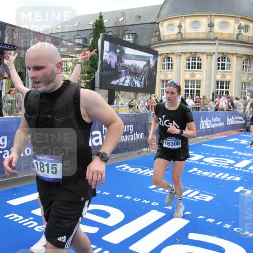 29.06.2025 - hella hamburg halbmarathon Michael Strokosch http://msf.ph/oto/8277483 29.06.2025 10:54:06 Ziel 1151, 1410, 1815, 2432, 3096, 3208, 3209, 6356, 6374, 6581, 8394, 9032, 11499, 11789, 12379, 13869, 16871, 17348, 18308 meine-sportfotos.de