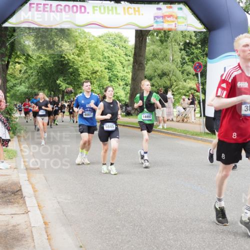 29.06.2025 - hella hamburg halbmarathon MichiJ http://msf.ph/oto/8277505 29.06.2025 10:57:12 Zwischen KM18-KM19 2055, 2277, 3834, 5845, 8755, 10685, 11271, 13796, 14404, 14497, 16441 meine-sportfotos.de