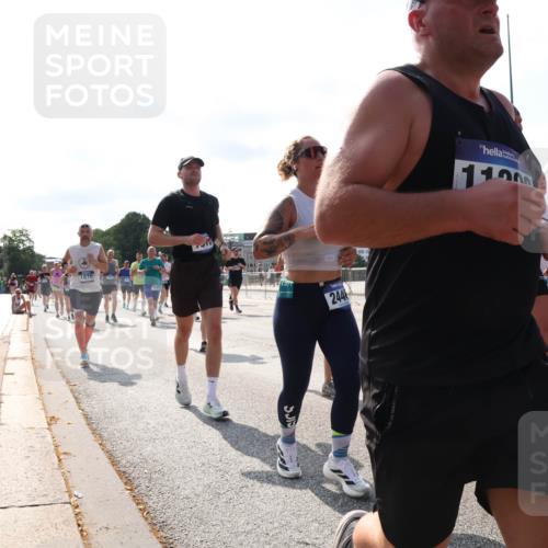29.06.2025 - hella hamburg halbmarathon Lena Gebhardt http://msf.ph/oto/8277587 29.06.2025 09:57:54 Lombardsbrücke 1870, 244, 11, 635, 1086, 1094, 1179, 1193, 1258, 1320, 1321, 1335, 1422, 1563, 1870, 2070, 2138, 2252, 2397, 2417, 2444, 2448, 2488, 2612, 2636, 2711, 2946, 3048, 3058, 3091, 3096, 3114, 3251, 3999, 4261, 4379, 4814, 4986, 5024, 5032, 5305, 5633, 5672, 5775, 5820, 5907, 6164, 6355, 6356, 6374, 6569, 6580, 6585, 6628, 6754, 6776, 6795, 7065, 7134, 7221, 7397, 7409, 7478, 7509, 7594, 7646, 7724, 7742, 7930, 7932, 7952, 7973, 7976, 8508 meine-sportfotos.de