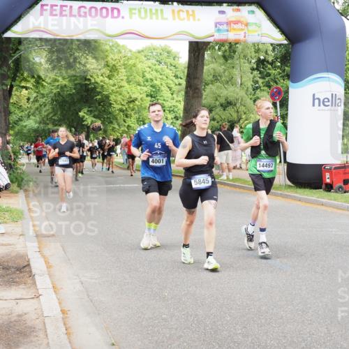 29.06.2025 - hella hamburg halbmarathon MichiJ http://msf.ph/oto/8277613 29.06.2025 10:57:13 Zwischen KM18-KM19 2277, 3834, 5845, 8755, 10685, 11271, 13796, 14404, 14497, 16441 meine-sportfotos.de