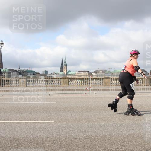 29.06.2025 - hella hamburg halbmarathon Lena Gebhardt http://msf.ph/oto/8277653 29.06.2025 09:05:00 Lombardsbrücke  meine-sportfotos.de