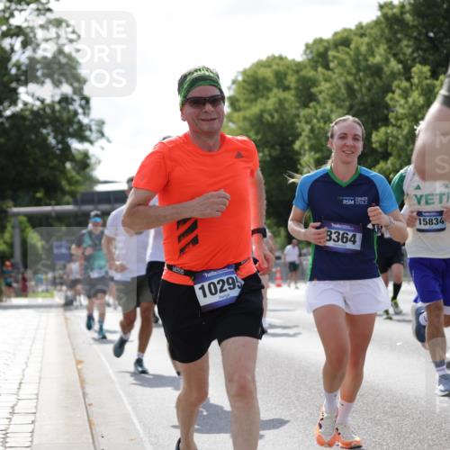 29.06.2025 - hella hamburg halbmarathon Jannik Wohlers http://msf.ph/oto/8277771 29.06.2025 10:02:16 Lombardsbrücke 1702, 1733, 2685, 2712, 2819, 3225, 3630, 3780, 3919, 5734, 6752, 7049, 7888, 8003, 8364, 8624, 8662, 8749, 9006, 9131, 9554, 9986, 10128, 10295, 10539, 11250, 11515, 11702, 11782, 11968, 13184, 13488, 13491, 13932, 14732, 15291, 15394, 15834, 15993, 16233, 16237, 16654, 17077, 17757, 17931, 17939, 18624, 19117, 19146, 19165, 19173, 19176 meine-sportfotos.de