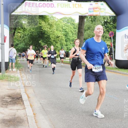 29.06.2025 - hella hamburg halbmarathon MichiJ http://msf.ph/oto/8277781 29.06.2025 10:31:51 Zwischen KM18-KM19 3437, 7185, 10237, 11778, 12776, 14667, 14849, 15862, 16301, 16314, 16997, 18678, 19038, 19051 meine-sportfotos.de