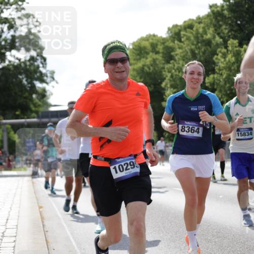 29.06.2025 - hella hamburg halbmarathon Jannik Wohlers http://msf.ph/oto/8277793 29.06.2025 10:02:16 Lombardsbrücke 1702, 1733, 2685, 2712, 2819, 3225, 3630, 3780, 3919, 5734, 6752, 7049, 7888, 8003, 8364, 8624, 8662, 8749, 9006, 9131, 9554, 9986, 10128, 10295, 10539, 11250, 11515, 11702, 11782, 11968, 13184, 13488, 13491, 13932, 14732, 15291, 15394, 15834, 15993, 16233, 16237, 16654, 17077, 17757, 17931, 17939, 18624, 19117, 19146, 19165, 19173, 19176 meine-sportfotos.de