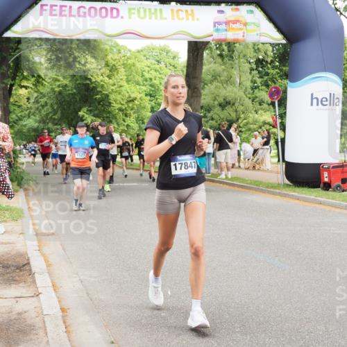 29.06.2025 - hella hamburg halbmarathon MichiJ http://msf.ph/oto/8277800 29.06.2025 10:57:16 Zwischen KM18-KM19 1527, 2277, 3834, 5845, 14497, 16208, 16441, 17847 meine-sportfotos.de