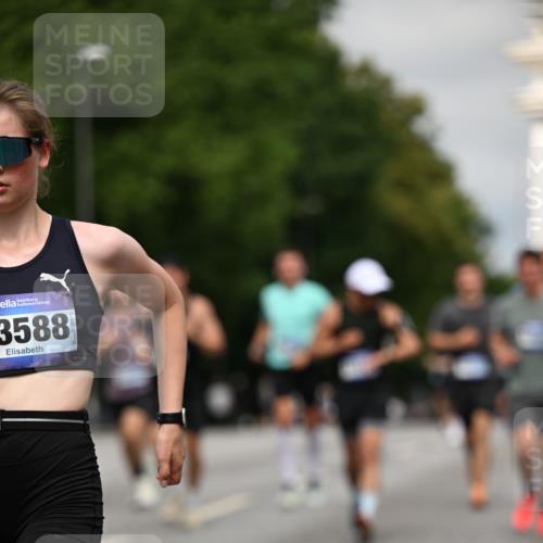 29.06.2025 - hella hamburg halbmarathon Dr. Thomas Lammeyer http://msf.ph/oto/8277875 29.06.2025 10:15:41 Kennedybrücke 1062, 1166, 1992, 2661, 3837, 4227, 5254, 5990, 5991, 7370, 7474, 7571, 8368, 9191, 9254, 10042, 10428 meine-sportfotos.de