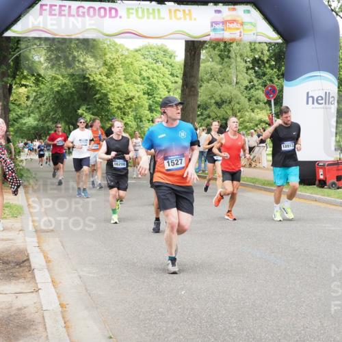 29.06.2025 - hella hamburg halbmarathon MichiJ http://msf.ph/oto/8277896 29.06.2025 10:57:18 Zwischen KM18-KM19 1173, 1527, 3729, 14497, 16208, 16441, 17731, 17847, 18913 meine-sportfotos.de