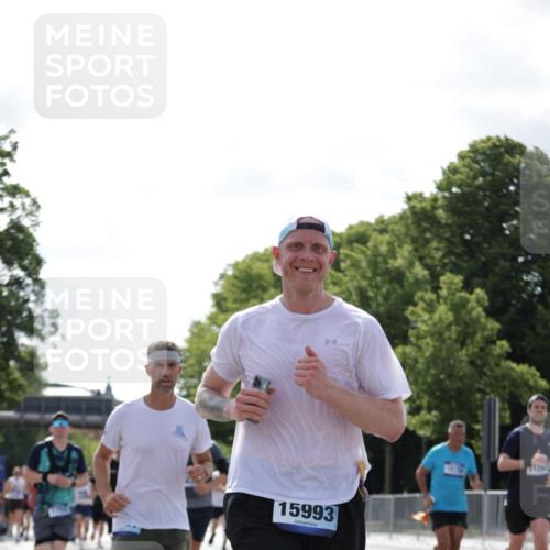 29.06.2025 - hella hamburg halbmarathon Jannik Wohlers http://msf.ph/oto/8277911 29.06.2025 10:02:17 Lombardsbrücke 1702, 2685, 2819, 3225, 3630, 3919, 5734, 6752, 7888, 8003, 8364, 8624, 8662, 8749, 9006, 9554, 9986, 10128, 10295, 10539, 11250, 11515, 11702, 11782, 11968, 13184, 13488, 13491, 14732, 15394, 15698, 15834, 15993, 16233, 16237, 16654, 17077, 17757, 17931, 17939, 19117, 19146, 19165, 19173, 19176 meine-sportfotos.de