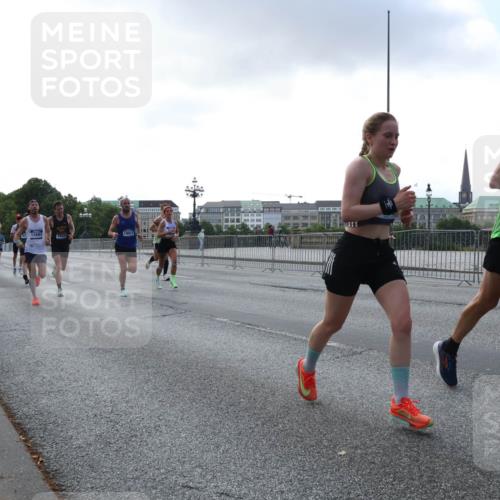 29.06.2025 - hella hamburg halbmarathon Lena Gebhardt http://msf.ph/oto/8277946 29.06.2025 09:45:27 Lombardsbrücke 17151, 12691, 2689, 10017, 57, 1707, 1758, 1990, 2689, 2746, 3043, 4050, 4129, 4679, 4698, 4749, 5070, 5269, 5328, 5746, 5826, 6358, 6619, 6781, 7272, 7389, 7481, 7651, 7723, 8190, 8209, 8883, 9137, 9381, 9571, 9634, 10017, 10171, 10486, 10876, 11120, 11169, 11413, 11857, 12049, 12234, 12308, 12595, 12691, 12900, 12988, 13066, 13618, 14028, 14140, 14164, 14289, 15672, 15883, 16157, 16713, 16818, 17428 meine-sportfotos.de