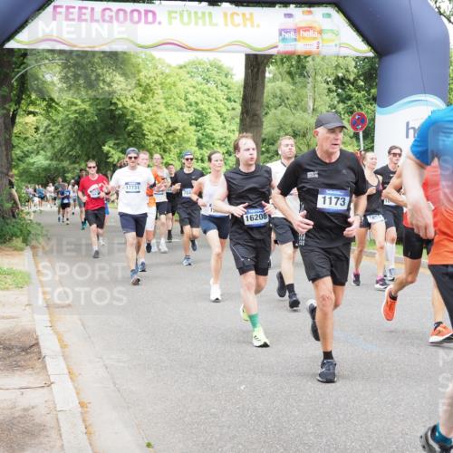 29.06.2025 - hella hamburg halbmarathon MichiJ http://msf.ph/oto/8277987 29.06.2025 10:57:19 Zwischen KM18-KM19 1173, 1527, 1859, 3729, 7209, 7840, 10428, 14497, 16208, 17731, 17847, 18913 meine-sportfotos.de