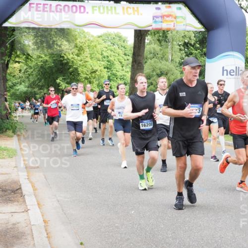 29.06.2025 - hella hamburg halbmarathon MichiJ http://msf.ph/oto/8278003 29.06.2025 10:57:20 Zwischen KM18-KM19 1173, 1527, 1859, 3729, 7209, 7840, 10428, 14015, 15307, 16208, 16437, 17128, 17731, 17847, 18913 meine-sportfotos.de