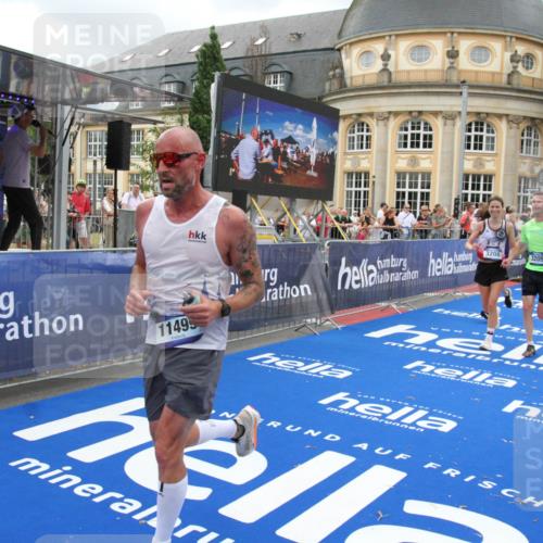 29.06.2025 - hella hamburg halbmarathon Michael Strokosch http://msf.ph/oto/8278091 29.06.2025 10:54:10 Ziel 1410, 3208, 3209, 5638, 6294, 6581, 8390, 9032, 9791, 11499, 12379, 13397, 13794, 15524, 16871, 17348 meine-sportfotos.de