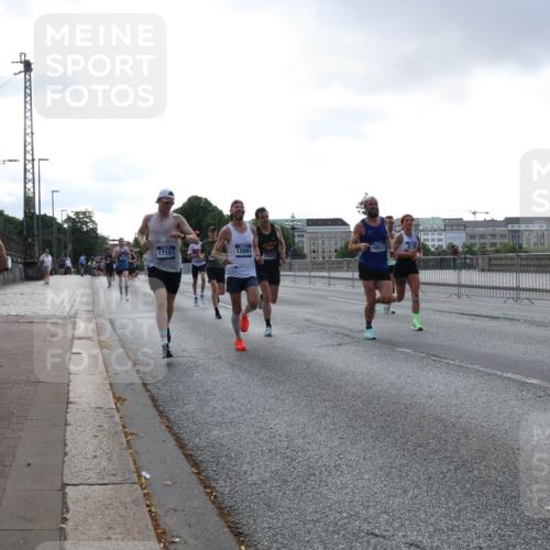 29.06.2025 - hella hamburg halbmarathon Lena Gebhardt http://msf.ph/oto/8278181 29.06.2025 09:45:28 Lombardsbrücke 17151, 12691, 10017, 4129, 2689, 57, 1707, 1758, 1990, 2689, 2746, 3043, 4050, 4129, 4679, 4698, 4749, 5070, 5269, 5328, 5746, 5826, 6358, 6619, 6781, 7272, 7389, 7481, 7651, 7723, 8190, 8209, 8883, 9137, 9381, 9571, 9634, 10017, 10171, 10486, 10876, 11120, 11169, 11413, 11857, 12049, 12234, 12308, 12595, 12691, 12900, 12988, 13066, 13618, 14028, 14140, 14289, 15672, 15883, 16157, 16713, 16818, 17428 meine-sportfotos.de