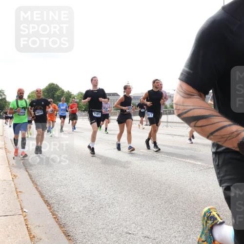 29.06.2025 - hella hamburg halbmarathon Lena Gebhardt http://msf.ph/oto/8278244 29.06.2025 10:20:24 Lombardsbrücke 14014, 7101, 811, 3842, 1011, 1046, 1069, 1110, 1115, 1471, 1474, 2053, 2064, 2478, 2834, 3278, 3434, 3733, 3781, 3842, 4154, 4166, 4288, 4422, 4539, 4585, 4614, 4737, 4739, 4754, 4869, 5181, 5397, 5556, 5625, 5659, 5811, 5812, 5831, 5937, 6951, 7018, 7101, 7131, 7519, 7739, 7744, 7808, 8025, 8387, 8462, 8588, 8738, 9136, 9196, 9722, 9735, 9873, 10041, 10414, 10550, 10595, 10613, 10622, 10647, 10701, 10754, 11028, 11100, 11603, 11835, 11995 meine-sportfotos.de