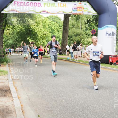 29.06.2025 - hella hamburg halbmarathon MichiJ http://msf.ph/oto/8278334 29.06.2025 10:57:25 Zwischen KM18-KM19 1173, 1859, 2990, 3691, 3729, 5423, 7209, 7840, 9975, 10428, 14015, 14488, 15307, 15700, 16437, 17128, 17472, 17731, 18493, 18913 meine-sportfotos.de