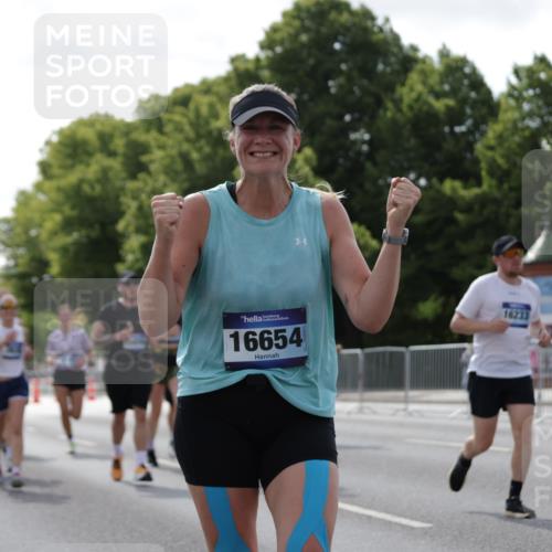 29.06.2025 - hella hamburg halbmarathon Jannik Wohlers http://msf.ph/oto/8278357 29.06.2025 10:02:24 Lombardsbrücke 1702, 2819, 3225, 3630, 3919, 4204, 4665, 4904, 5734, 6752, 6815, 6997, 7888, 8003, 8364, 8481, 8483, 8624, 8662, 9006, 9986, 10128, 10295, 10539, 11250, 11515, 11935, 11968, 12908, 13184, 13488, 13491, 14224, 14456, 14732, 15217, 15394, 15698, 15834, 15963, 15993, 16160, 16233, 16237, 16654, 17757, 19173 meine-sportfotos.de