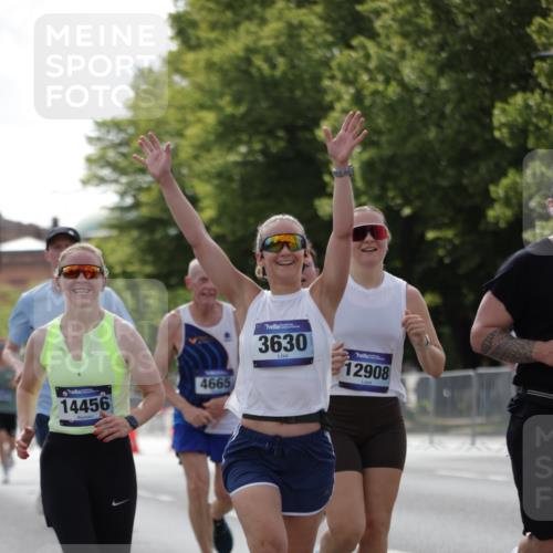 29.06.2025 - hella hamburg halbmarathon Jannik Wohlers http://msf.ph/oto/8278441 29.06.2025 10:02:26 Lombardsbrücke 2819, 3225, 3630, 3919, 4204, 4613, 4665, 4904, 5734, 6752, 6815, 6997, 7888, 8364, 8481, 8483, 8614, 8624, 9006, 10128, 10295, 10539, 11250, 11515, 11935, 11968, 12908, 13184, 14224, 14456, 14732, 15217, 15394, 15698, 15834, 15963, 15993, 16160, 16233, 16237, 16654, 17757, 19173 meine-sportfotos.de