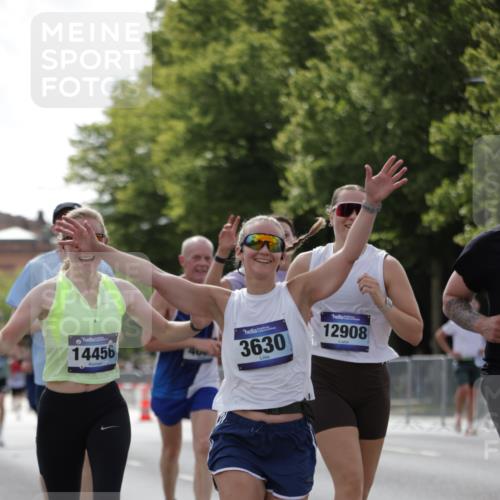29.06.2025 - hella hamburg halbmarathon Jannik Wohlers http://msf.ph/oto/8278477 29.06.2025 10:02:26 Lombardsbrücke 2819, 3225, 3630, 3919, 4204, 4613, 4665, 4904, 5734, 6752, 6815, 6997, 7888, 8364, 8481, 8483, 8614, 8624, 9006, 10128, 10295, 10539, 11250, 11515, 11935, 11968, 12908, 13184, 14224, 14456, 14732, 15217, 15394, 15698, 15834, 15963, 15993, 16160, 16233, 16237, 16654, 17757, 19173 meine-sportfotos.de