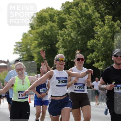 29.06.2025 - hella hamburg halbmarathon Jannik Wohlers http://msf.ph/oto/8278494 29.06.2025 10:02:26 Lombardsbrücke 2819, 3225, 3630, 3919, 4204, 4613, 4665, 4904, 5734, 6752, 6815, 6997, 7888, 8364, 8481, 8483, 8614, 8624, 9006, 10128, 10295, 10539, 11250, 11515, 11935, 11968, 12908, 13184, 14224, 14456, 14732, 15217, 15394, 15698, 15834, 15963, 15993, 16160, 16233, 16237, 16654, 17757, 19173 meine-sportfotos.de