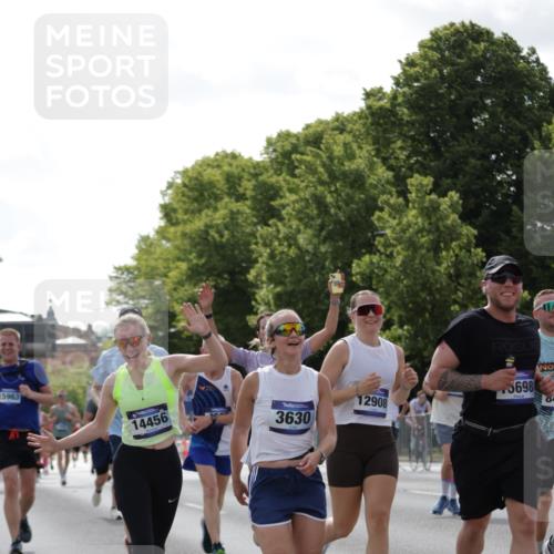 29.06.2025 - hella hamburg halbmarathon Jannik Wohlers http://msf.ph/oto/8278516 29.06.2025 10:02:27 Lombardsbrücke 1482, 3630, 3919, 4204, 4613, 4665, 4904, 5734, 6752, 6815, 6997, 7888, 8364, 8481, 8483, 8614, 8624, 9006, 10128, 10295, 11250, 11515, 11935, 11968, 12908, 13184, 14224, 14456, 14732, 15217, 15394, 15698, 15834, 15963, 15993, 16160, 16233, 16237, 16654, 17757 meine-sportfotos.de