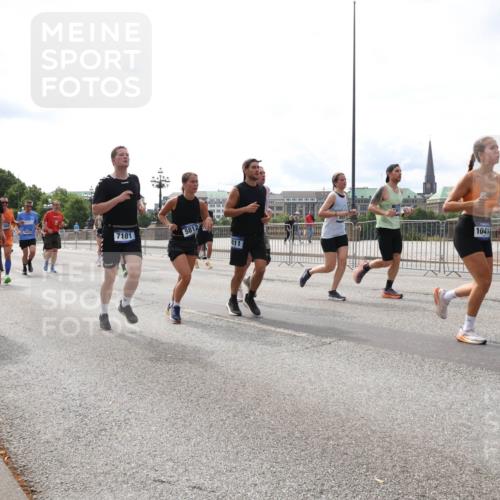 29.06.2025 - hella hamburg halbmarathon Lena Gebhardt http://msf.ph/oto/8278527 29.06.2025 10:20:24 Lombardsbrücke 14014, 7101, 5812, 811, 10414, 1011, 1046, 1069, 1110, 1115, 1471, 1474, 2053, 2064, 2478, 2834, 3278, 3434, 3733, 3781, 3842, 4154, 4166, 4288, 4422, 4539, 4585, 4614, 4737, 4739, 4754, 4869, 5181, 5397, 5556, 5625, 5659, 5811, 5812, 5831, 5937, 6951, 7018, 7101, 7131, 7519, 7739, 7744, 7808, 8025, 8387, 8462, 8588, 8738, 9136, 9196, 9722, 9735, 9873, 10041, 10414, 10550, 10595, 10613, 10622, 10647, 10701, 10754, 11028, 11100, 11603, 11835, 11995 meine-sportfotos.de