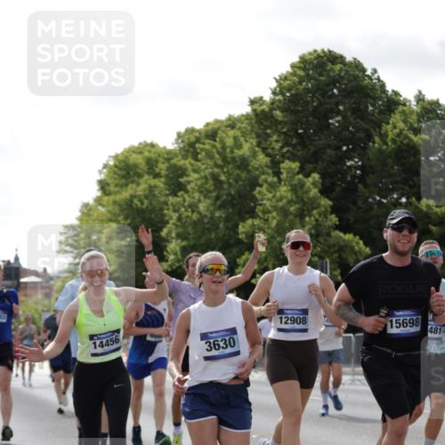 29.06.2025 - hella hamburg halbmarathon Jannik Wohlers http://msf.ph/oto/8278555 29.06.2025 10:02:27 Lombardsbrücke 1482, 3630, 3919, 4204, 4613, 4665, 4904, 5734, 6752, 6815, 6997, 7888, 8364, 8481, 8483, 8614, 8624, 9006, 10128, 10295, 11250, 11515, 11935, 11968, 12908, 13184, 14224, 14456, 14732, 15217, 15394, 15698, 15834, 15963, 15993, 16160, 16233, 16237, 16654, 17757 meine-sportfotos.de