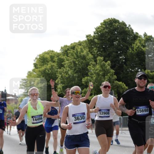 29.06.2025 - hella hamburg halbmarathon Jannik Wohlers http://msf.ph/oto/8278560 29.06.2025 10:02:27 Lombardsbrücke 1482, 3630, 3919, 4204, 4613, 4665, 4904, 5734, 6752, 6815, 6997, 7888, 8364, 8481, 8483, 8614, 8624, 9006, 10128, 10295, 11250, 11515, 11935, 11968, 12908, 13184, 14224, 14456, 14732, 15217, 15394, 15698, 15834, 15963, 15993, 16160, 16233, 16237, 16654, 17757 meine-sportfotos.de
