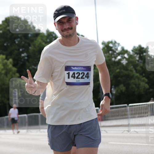 29.06.2025 - hella hamburg halbmarathon Jannik Wohlers http://msf.ph/oto/8278653 29.06.2025 10:02:32 Lombardsbrücke 1482, 2780, 2810, 3630, 3919, 4204, 4613, 4665, 4904, 5734, 6208, 6217, 6752, 6815, 6997, 7210, 8481, 8483, 8614, 9006, 10128, 11250, 11935, 11968, 12169, 12422, 12908, 13184, 13664, 14224, 14456, 15217, 15698, 15963, 16160, 16233, 16237, 16355, 16654, 16824, 18359, 18827 meine-sportfotos.de