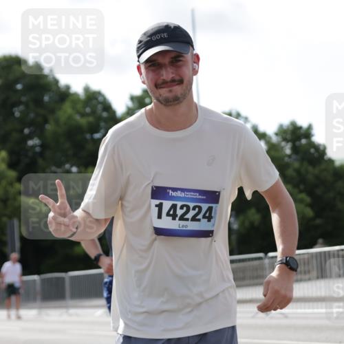 29.06.2025 - hella hamburg halbmarathon Jannik Wohlers http://msf.ph/oto/8278668 29.06.2025 10:02:32 Lombardsbrücke 1482, 2780, 2810, 3630, 3919, 4204, 4613, 4665, 4904, 5734, 6208, 6217, 6752, 6815, 6997, 7210, 8481, 8483, 8614, 9006, 10128, 11250, 11935, 11968, 12169, 12422, 12908, 13184, 13664, 14224, 14456, 15217, 15698, 15963, 16160, 16233, 16237, 16355, 16654, 16824, 18359, 18827 meine-sportfotos.de