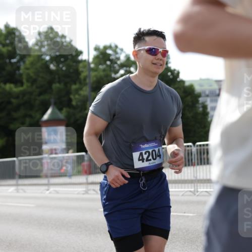 29.06.2025 - hella hamburg halbmarathon Jannik Wohlers http://msf.ph/oto/8278676 29.06.2025 10:02:32 Lombardsbrücke 1482, 2780, 2810, 3630, 3919, 4204, 4613, 4665, 4904, 5734, 6208, 6217, 6752, 6815, 6997, 7210, 8481, 8483, 8614, 9006, 10128, 11250, 11935, 11968, 12169, 12422, 12908, 13184, 13664, 14224, 14456, 15217, 15698, 15963, 16160, 16233, 16237, 16355, 16654, 16824, 18359, 18827 meine-sportfotos.de