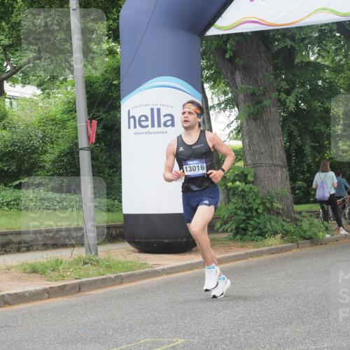 29.06.2025 - hella hamburg halbmarathon KatJ http://msf.ph/oto/8278707 29.06.2025 10:10:07 Zwischen KM18-KM19  meine-sportfotos.de