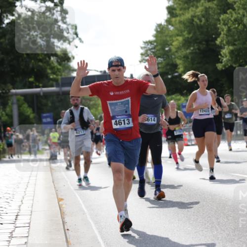 29.06.2025 - hella hamburg halbmarathon Jannik Wohlers http://msf.ph/oto/8278716 29.06.2025 10:02:34 Lombardsbrücke 1414, 1482, 2780, 2782, 2810, 3630, 4204, 4613, 4665, 4904, 6208, 6217, 6815, 6997, 7210, 7211, 8481, 8483, 8614, 11935, 12169, 12422, 12908, 13184, 13664, 14224, 14456, 14493, 15217, 15698, 15963, 16160, 16233, 16237, 16355, 16654, 16824, 18359, 18827 meine-sportfotos.de