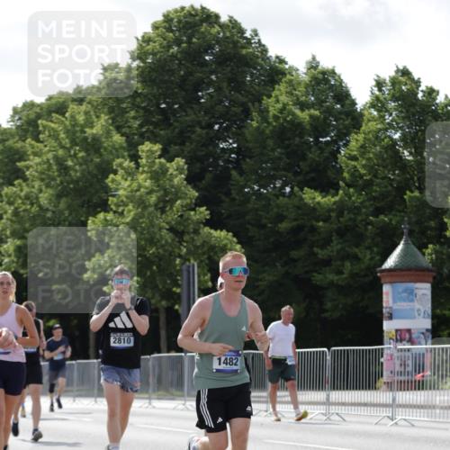 29.06.2025 - hella hamburg halbmarathon Jannik Wohlers http://msf.ph/oto/8278724 29.06.2025 10:02:35 Lombardsbrücke 1414, 1482, 2780, 2782, 2810, 3630, 4204, 4613, 4665, 4904, 6208, 6217, 6815, 6997, 7210, 7211, 8481, 8483, 8614, 9439, 11935, 12169, 12422, 12908, 13664, 13874, 14224, 14225, 14456, 14493, 15217, 15698, 15963, 16160, 16233, 16237, 16355, 16654, 16824, 18359, 18827 meine-sportfotos.de