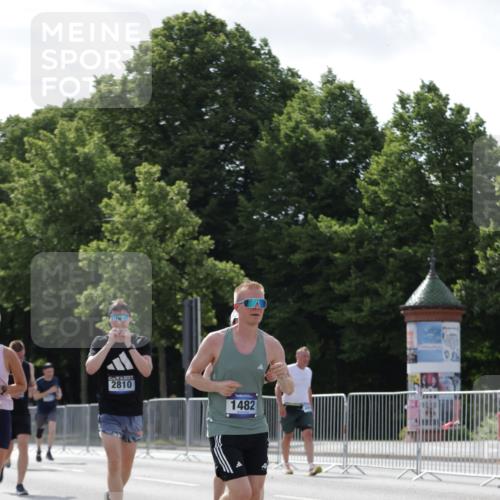 29.06.2025 - hella hamburg halbmarathon Jannik Wohlers http://msf.ph/oto/8278731 29.06.2025 10:02:35 Lombardsbrücke 1414, 1482, 2780, 2782, 2810, 3630, 4204, 4613, 4665, 4904, 6208, 6217, 6815, 6997, 7210, 7211, 8481, 8483, 8614, 9439, 11935, 12169, 12422, 12908, 13664, 13874, 14224, 14225, 14456, 14493, 15217, 15698, 15963, 16160, 16233, 16237, 16355, 16654, 16824, 18359, 18827 meine-sportfotos.de