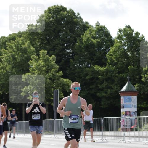 29.06.2025 - hella hamburg halbmarathon Jannik Wohlers http://msf.ph/oto/8278736 29.06.2025 10:02:35 Lombardsbrücke 1414, 1482, 2780, 2782, 2810, 3630, 4204, 4613, 4665, 4904, 6208, 6217, 6815, 6997, 7210, 7211, 8481, 8483, 8614, 9439, 11935, 12169, 12422, 12908, 13664, 13874, 14224, 14225, 14456, 14493, 15217, 15698, 15963, 16160, 16233, 16237, 16355, 16654, 16824, 18359, 18827 meine-sportfotos.de