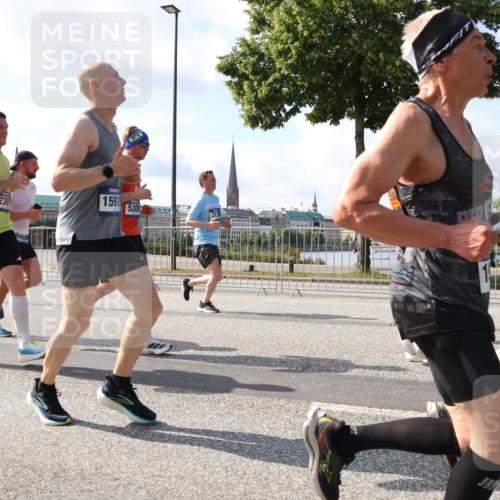 29.06.2025 - hella hamburg halbmarathon Lena Gebhardt http://msf.ph/oto/8278738 29.06.2025 09:58:00 Lombardsbrücke 17640, 2397, 9000, 15915, 5305, 213, 1034, 1094, 1179, 1190, 1193, 1258, 1320, 1321, 1335, 1422, 1563, 1870, 2070, 2138, 2397, 2417, 2444, 2448, 2488, 2612, 2636, 2711, 2946, 3058, 3091, 3114, 3251, 3999, 4261, 4379, 4814, 4903, 5032, 5093, 5305, 5672, 5775, 5820, 5907, 6164, 6355, 6356, 6374, 6569, 6580, 6585, 6628, 6754, 6776, 7065, 7134, 7409, 7478, 7509, 7594, 7646, 7724, 7896, 7930, 7932, 7952, 7973, 7976, 8508 meine-sportfotos.de