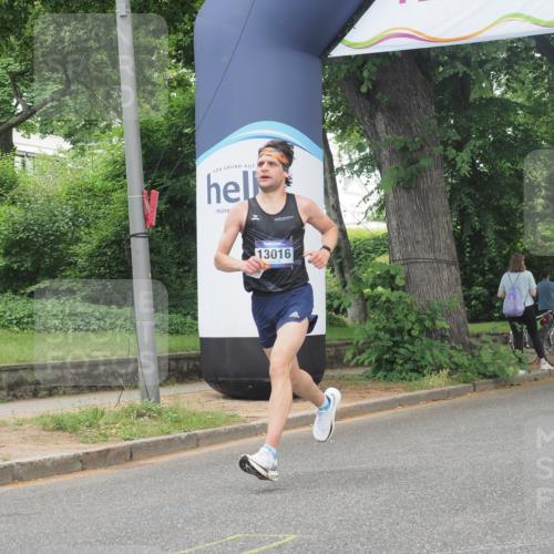 29.06.2025 - hella hamburg halbmarathon KatJ http://msf.ph/oto/8278749 29.06.2025 10:10:08 Zwischen KM18-KM19  meine-sportfotos.de