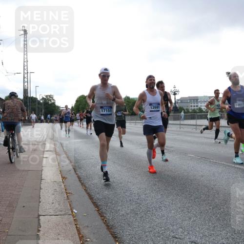 29.06.2025 - hella hamburg halbmarathon Lena Gebhardt http://msf.ph/oto/8278753 29.06.2025 09:45:29 Lombardsbrücke 17151, 12691, 1817, 10017, 57, 1707, 1758, 1990, 2689, 2746, 3043, 4050, 4129, 4679, 4698, 4749, 5070, 5328, 5746, 5826, 6358, 6781, 7272, 7389, 7481, 7651, 7723, 8190, 8209, 8883, 9137, 9381, 9571, 9634, 10017, 10171, 10486, 10876, 11120, 11169, 11413, 11857, 12049, 12234, 12308, 12595, 12691, 12900, 12988, 13066, 13618, 14028, 14140, 14289, 15672, 15883, 16157, 16713, 16818, 17428 meine-sportfotos.de