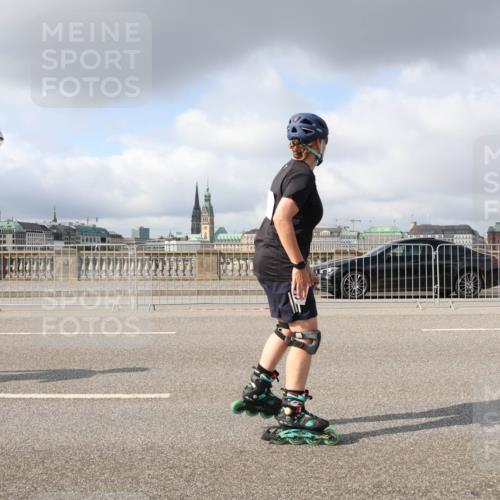 29.06.2025 - hella hamburg halbmarathon Lena Gebhardt http://msf.ph/oto/8278792 29.06.2025 09:05:02 Lombardsbrücke  meine-sportfotos.de