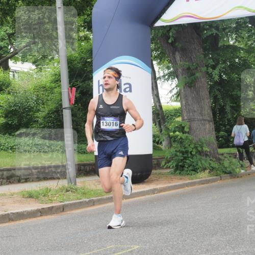 29.06.2025 - hella hamburg halbmarathon KatJ http://msf.ph/oto/8278796 29.06.2025 10:10:08 Zwischen KM18-KM19  meine-sportfotos.de