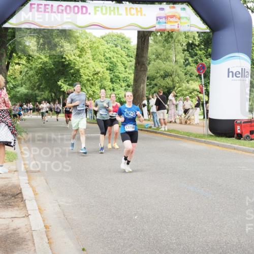 29.06.2025 - hella hamburg halbmarathon MichiJ http://msf.ph/oto/8278853 29.06.2025 10:57:27 Zwischen KM18-KM19 1859, 2990, 3691, 5423, 7209, 7840, 9975, 10428, 13788, 14015, 14488, 15307, 15586, 15700, 16134, 16437, 17128, 17472, 18493 meine-sportfotos.de