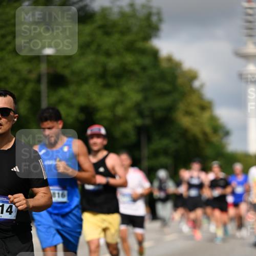 29.06.2025 - hella hamburg halbmarathon Dr. Thomas Lammeyer http://msf.ph/oto/8278871 29.06.2025 09:53:09 Kennedybrücke 1343, 1445, 1603, 1800, 2573, 2745, 2750, 2949, 2980, 3116, 3136, 3282, 4148, 4766, 5248, 5648, 5889, 6123, 6149, 7035, 7229, 8358, 8370, 8465, 9264, 9265, 9296, 9914, 10930 meine-sportfotos.de