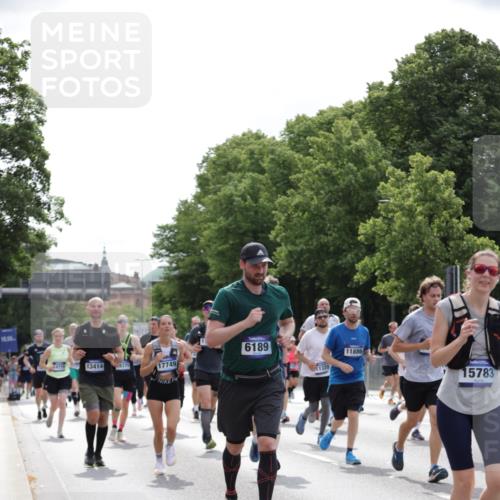 29.06.2025 - hella hamburg halbmarathon Jannik Wohlers http://msf.ph/oto/8278885 29.06.2025 10:34:48 Lombardsbrücke 1284, 1497, 1717, 1849, 2198, 2376, 2751, 3409, 3828, 3958, 4564, 5027, 5531, 6029, 6189, 6471, 6803, 6859, 7267, 7927, 8296, 10358, 10531, 11233, 11320, 11359, 11565, 11886, 12062, 12326, 12338, 12625, 13414, 13537, 13539, 13623, 13829, 14392, 14735, 15211, 15226, 15405, 15601, 15704, 15732, 15783, 16002, 16010, 16431, 16690, 16778, 16860, 17344, 17526, 17690, 17749, 18054, 18375, 18823, 19061 meine-sportfotos.de