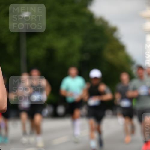 29.06.2025 - hella hamburg halbmarathon Dr. Thomas Lammeyer http://msf.ph/oto/8278912 29.06.2025 10:15:42 Kennedybrücke 1062, 1166, 1790, 1992, 2661, 3837, 4227, 5254, 5990, 5991, 7370, 7474, 7571, 8368, 9191, 9254, 10042, 10428 meine-sportfotos.de