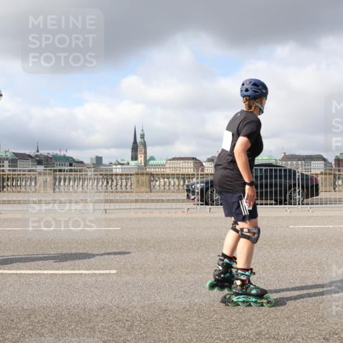 29.06.2025 - hella hamburg halbmarathon Lena Gebhardt http://msf.ph/oto/8278931 29.06.2025 09:05:02 Lombardsbrücke  meine-sportfotos.de