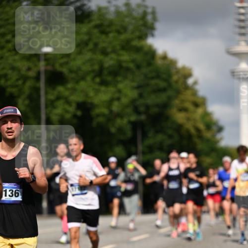 29.06.2025 - hella hamburg halbmarathon Dr. Thomas Lammeyer http://msf.ph/oto/8278963 29.06.2025 09:53:10 Kennedybrücke 1343, 1445, 1603, 1800, 1975, 2324, 2573, 2750, 2949, 2980, 3116, 3136, 3282, 4148, 4303, 4425, 4766, 5248, 5648, 5889, 6123, 6149, 7035, 7229, 8358, 8370, 8465, 9264, 9265, 9296, 9914, 10930 meine-sportfotos.de