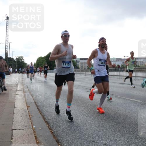 29.06.2025 - hella hamburg halbmarathon Lena Gebhardt http://msf.ph/oto/8279001 29.06.2025 09:45:29 Lombardsbrücke 17151, 12691, 10017, 57, 1707, 1758, 1990, 2689, 2746, 3043, 4050, 4129, 4679, 4698, 4749, 5070, 5328, 5746, 5826, 6358, 6781, 7272, 7389, 7481, 7651, 7723, 8190, 8209, 8883, 9137, 9381, 9571, 9634, 10017, 10171, 10486, 10876, 11120, 11169, 11413, 11857, 12049, 12234, 12308, 12595, 12691, 12900, 12988, 13066, 13618, 14028, 14140, 14289, 15672, 15883, 16157, 16713, 16818, 17428 meine-sportfotos.de